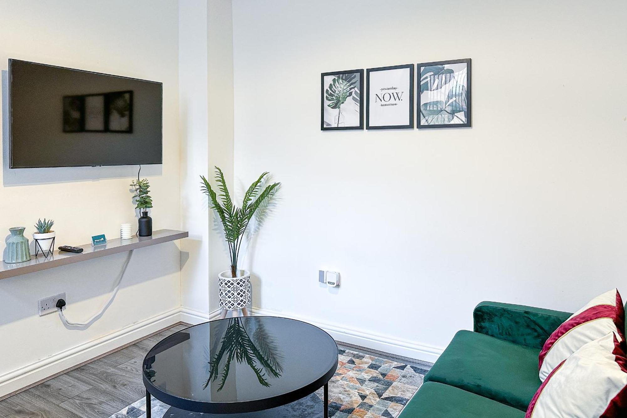 Ashfield Co-Living - Private Room Self-Cater Манчестер Экстерьер фото