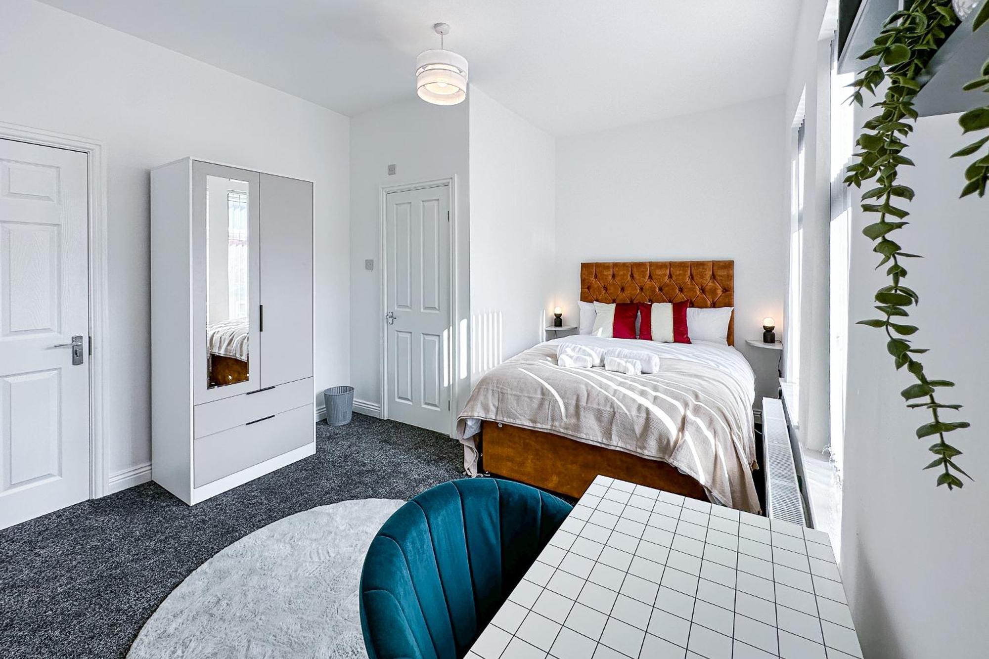 Ashfield Co-Living - Private Room Self-Cater Манчестер Экстерьер фото